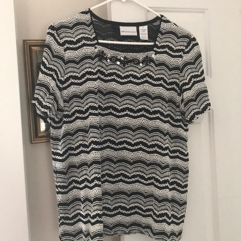 Ladies Lacey knit tunic